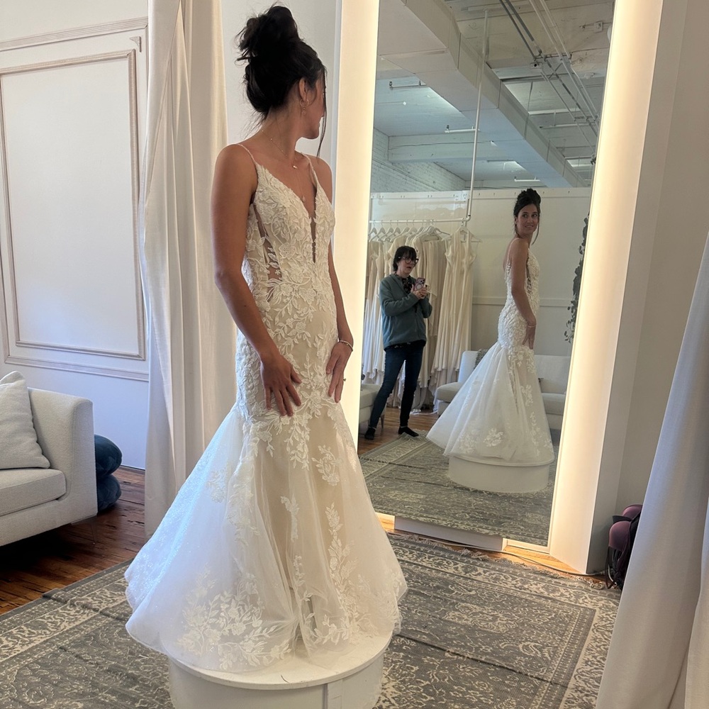 New Ivory Lace Mermaid Wedding Dress, Altered, Unworn, Fits Size 4